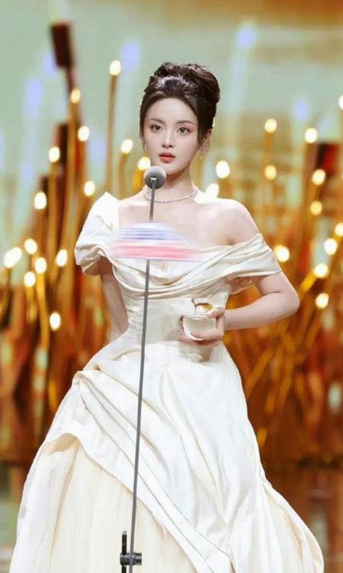 深入解析：如何在使用菠萝视频官方版时获取优质资源