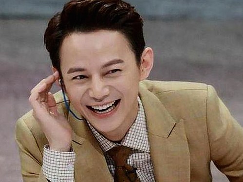 揭秘娱乐圈：免费黄色官方版下载带来的多元体验