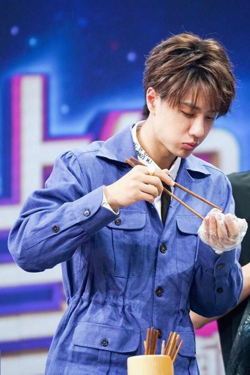 男🍌❌女🍑摸🐻水流免费版最新动态：关注内容及平台信息