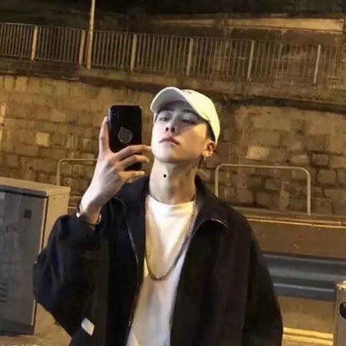 探秘91网站官方版下载：娱乐圈背后的隐秘角落