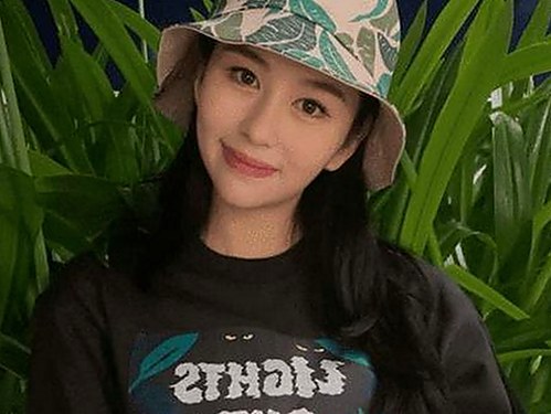 探讨小黄书破解版下载绿色版的现状与影响