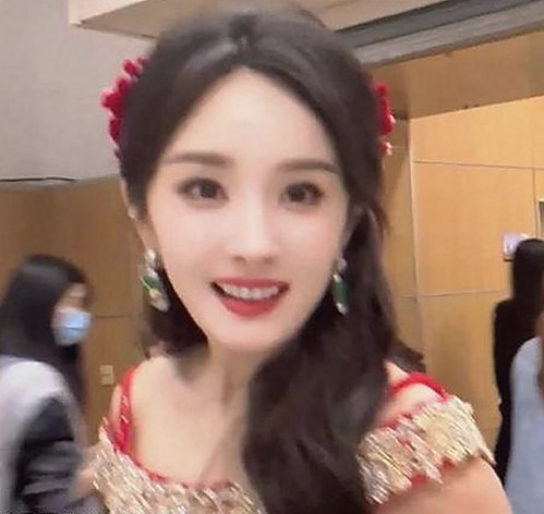 探索嫩草17.c 91官方版：数字娱乐新体验的核心人物