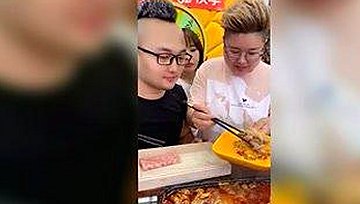 渭南人物故事：小🐔🐔伸进🈲18网站免费版的崛起历程